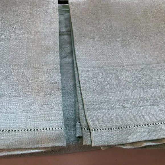 Vintage Irish Linen Green Tablecloth & 4 Napkins Chrysanthemum Design - Picture 3 of 6